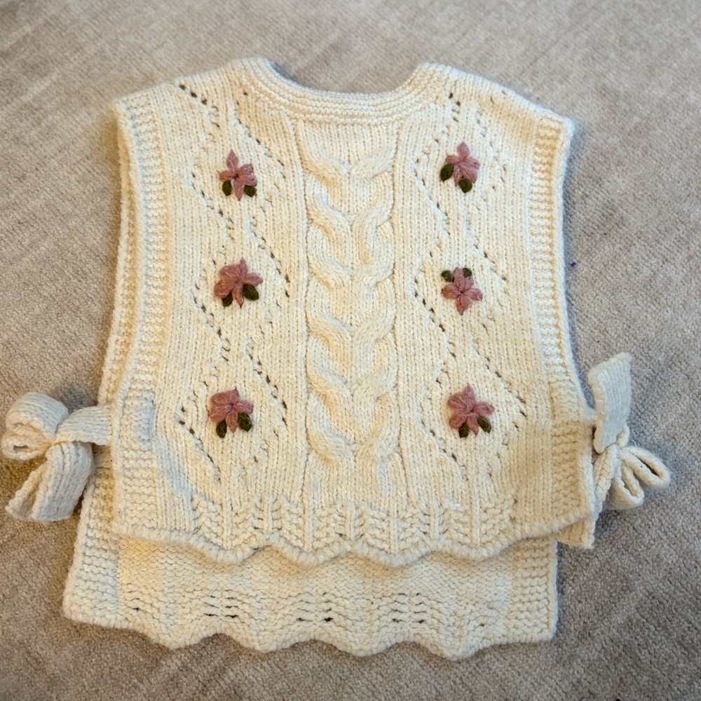 Cream Floral Knit Sweater Vest